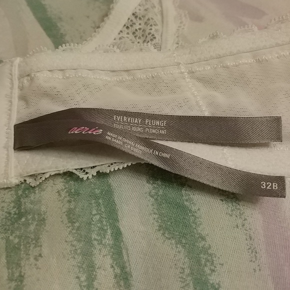 Aerie Everywhere Plunge Lace Bra, 32B - Picture 3 of 3